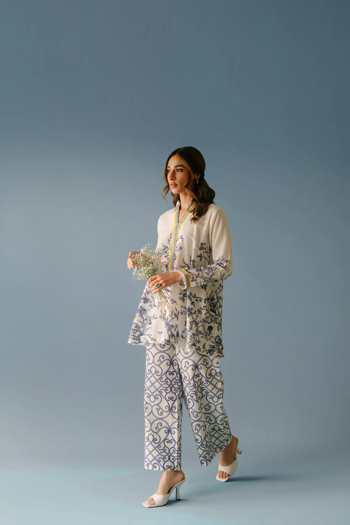 Wholesale clothing suppliers