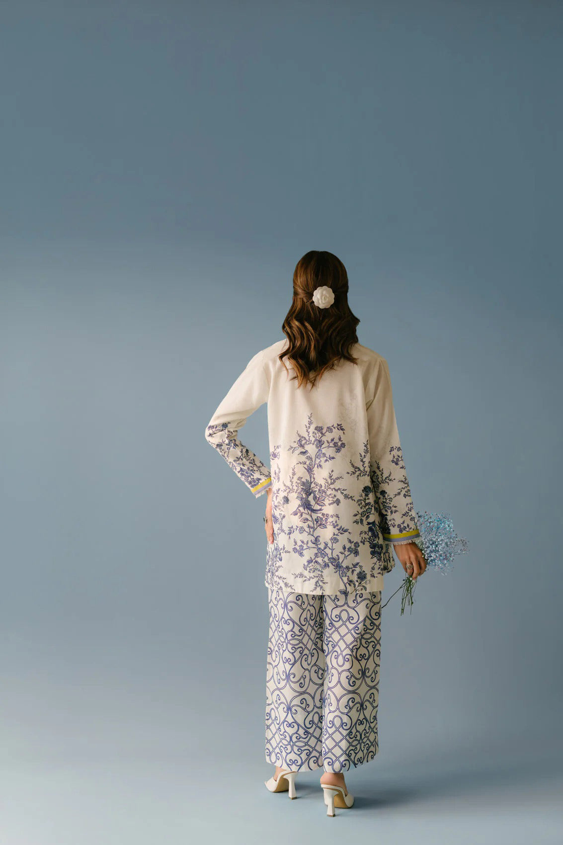 Wholesale clothing suppliers
