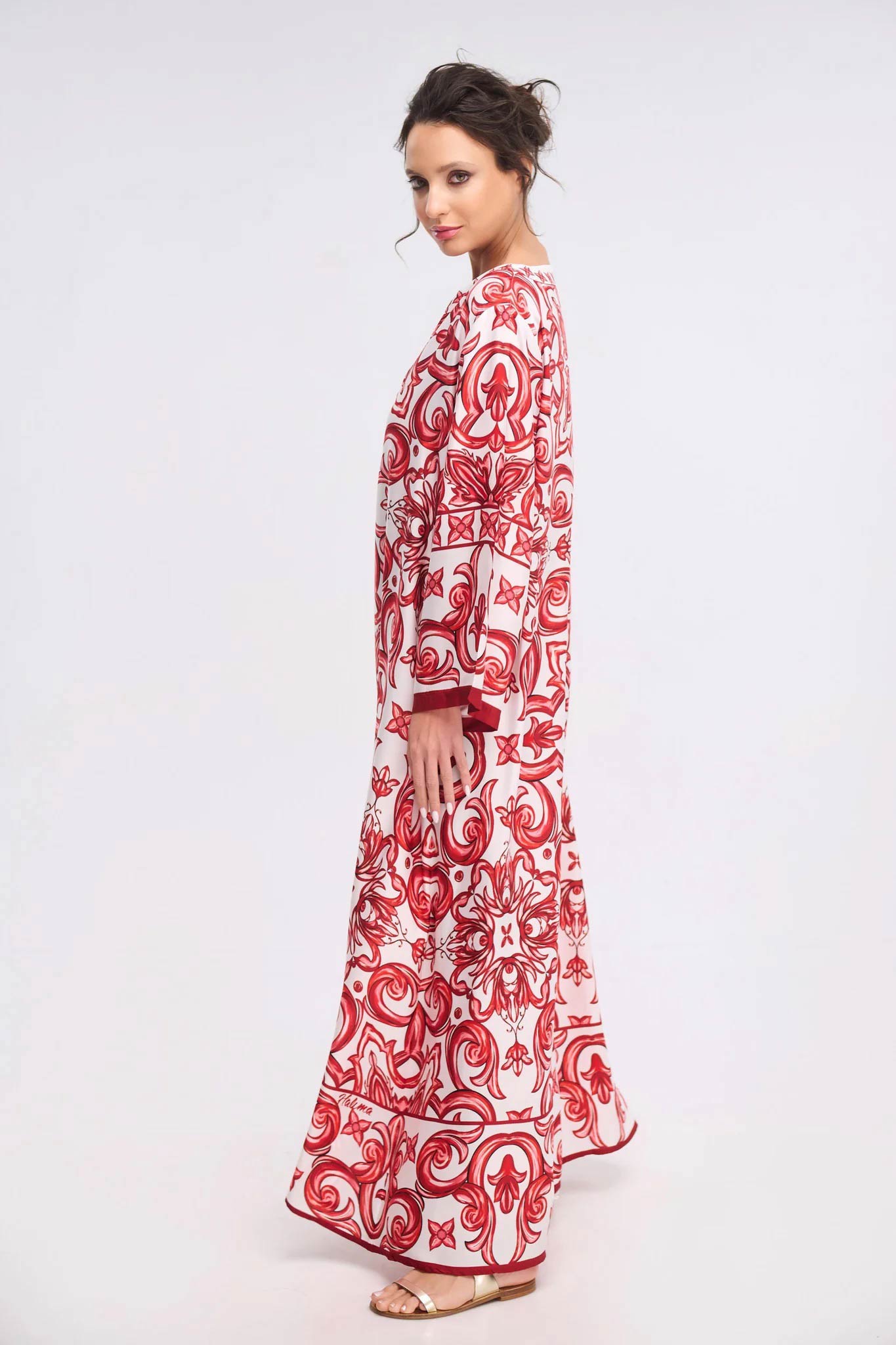Chic-Summer-Dress-with-Vibrant-Floral-Designs