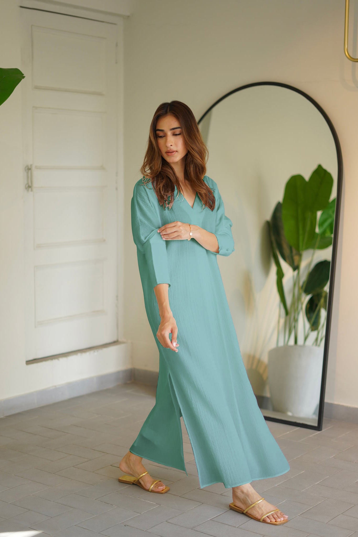 Elegant-Long-Dress-Perfect-for-Any-Occasion