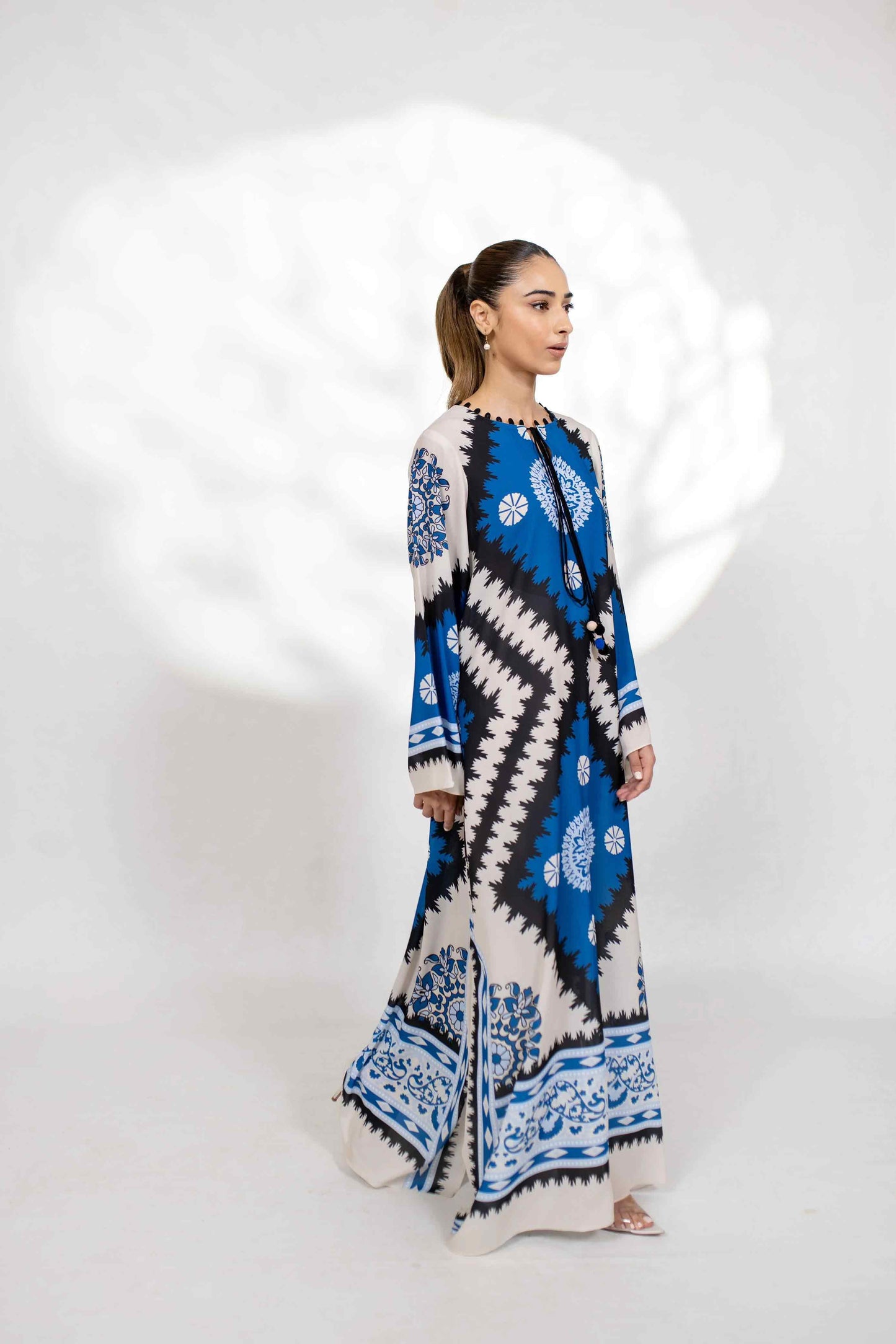 Modern-Ethnic-Long-Kaftan-with-Eye-Catching-Prints-11