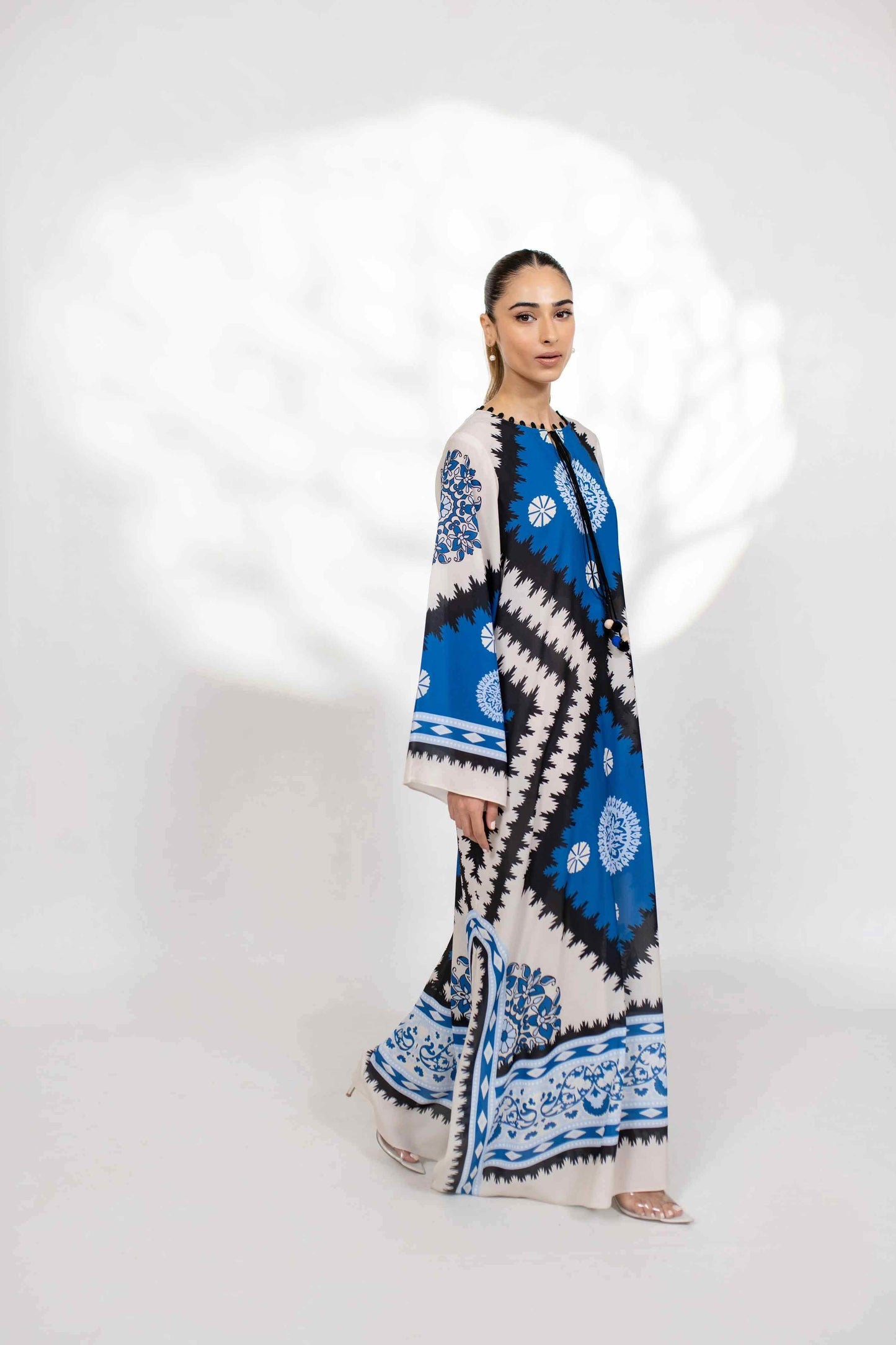 Modern-Ethnic-Long-Kaftan-with-Eye-Catching-Prints-13