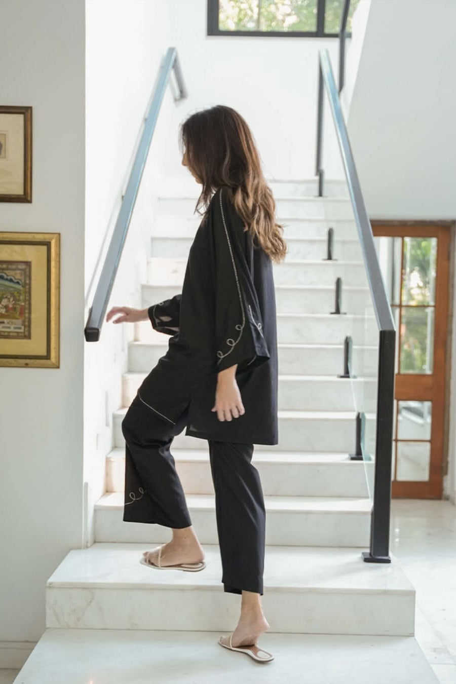 Stylish-Black-Outfit_trendy-Two-Piece-Set-for-Modern-Women-8