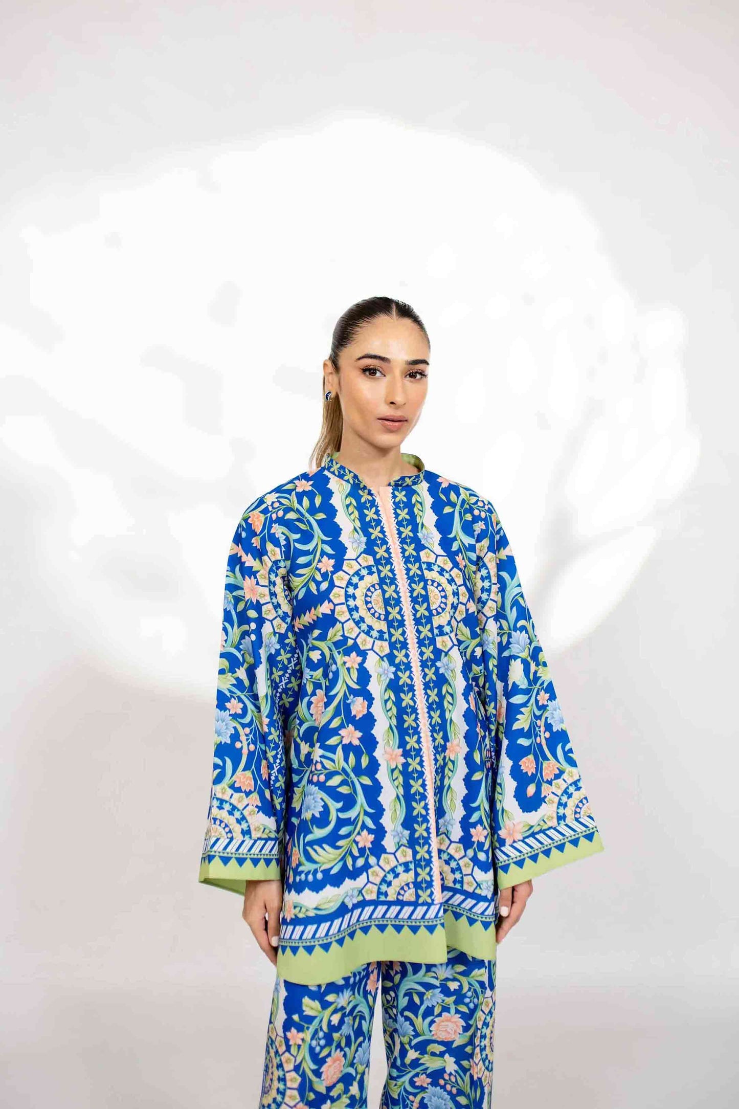 Trendy-Women_s-Kurta-Set-with-Geometric-Patterns-8