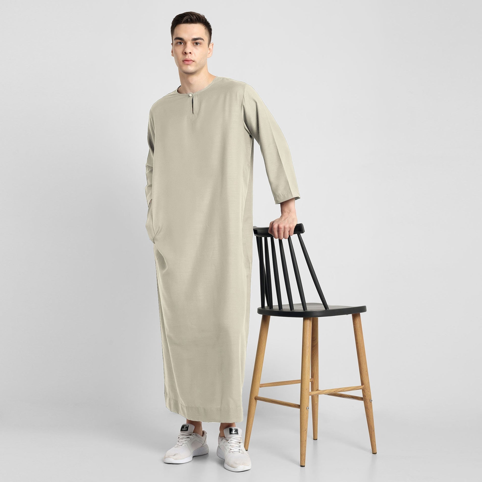 Mens Beige long sleeve thobe with mandarin collar and side pockets