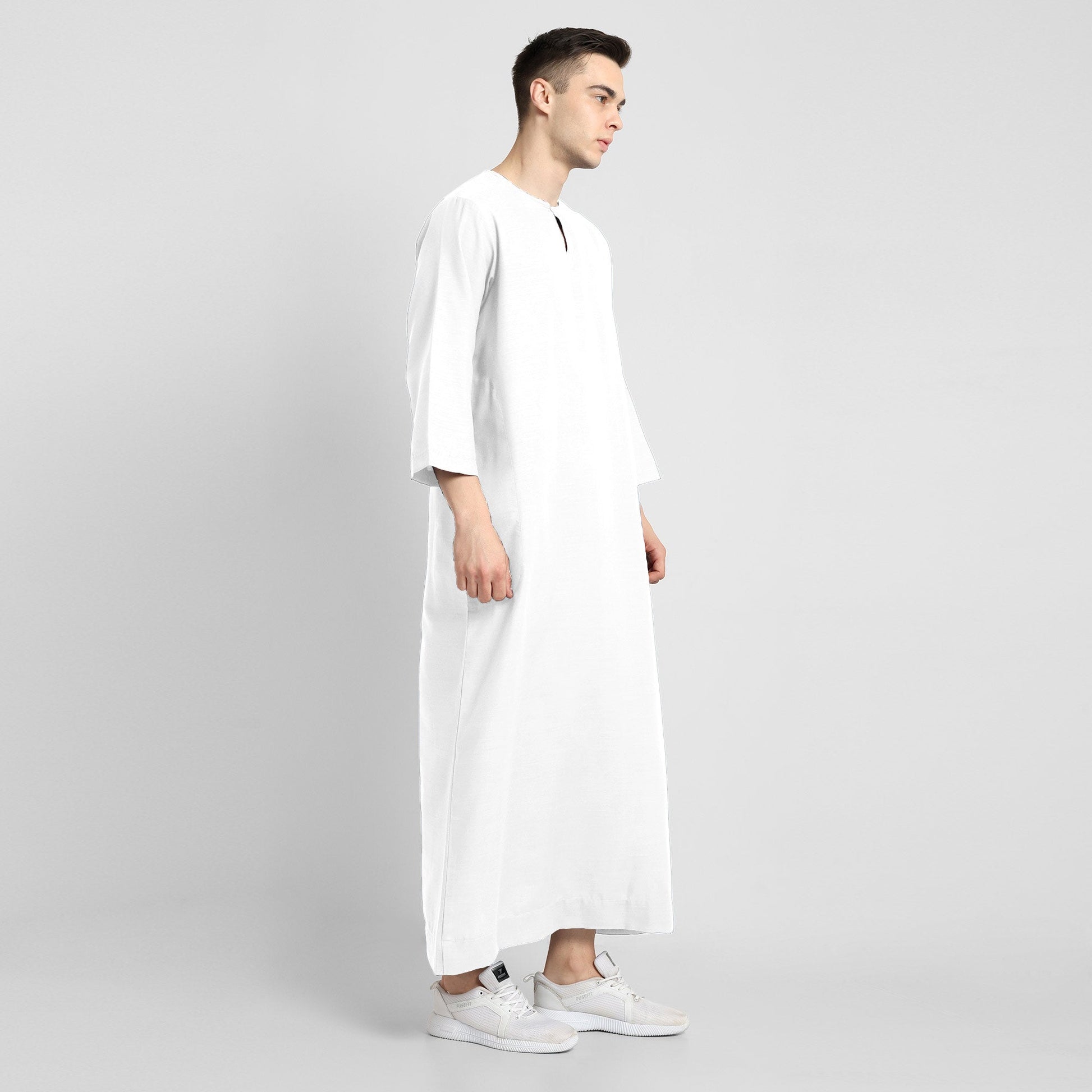 Mens White long sleeve thobe with mandarin collar and side pockets