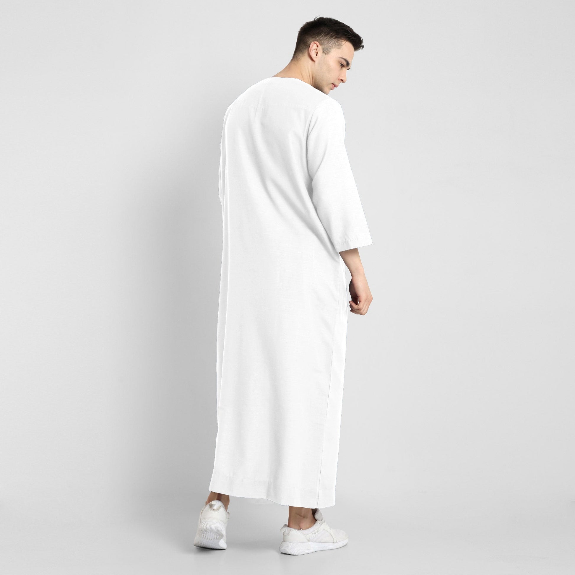 Mens White long sleeve thobe with mandarin collar and side pockets