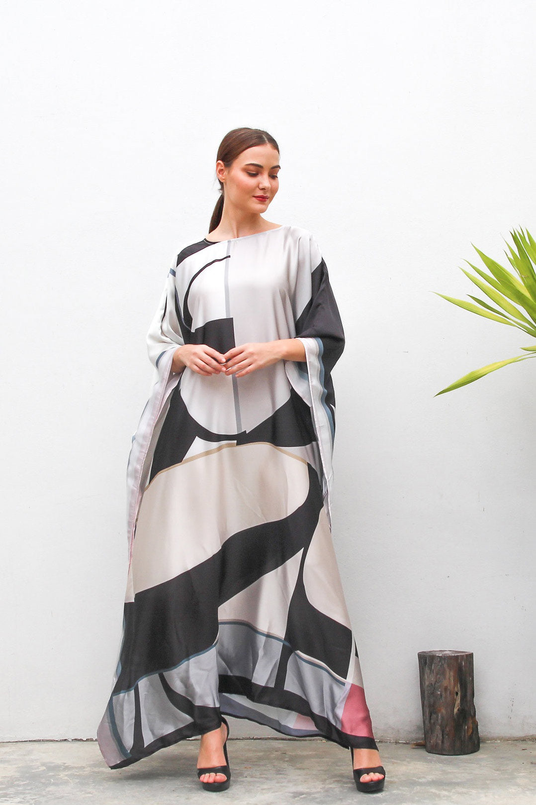 Monochrome Silk Elegance Round Neck Kaftan