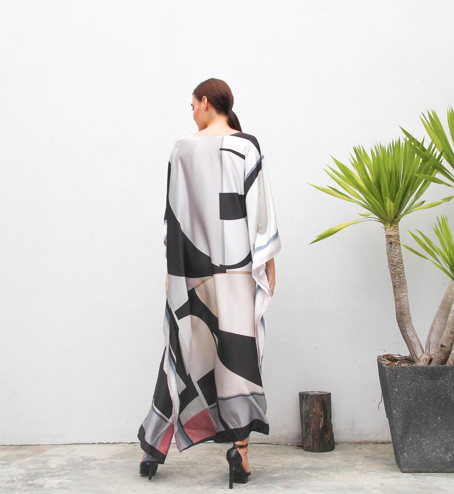 Monochrome Silk Elegance Round Neck Kaftan