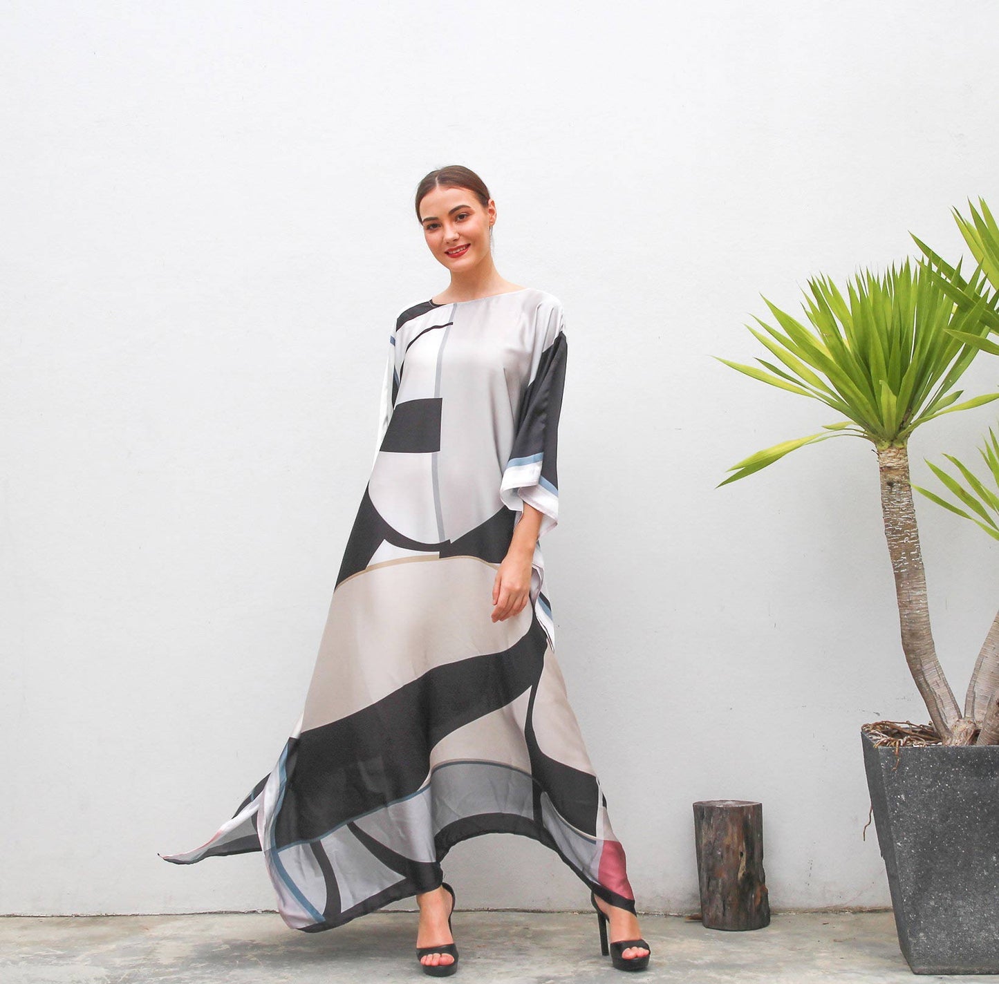 Monochrome Silk Elegance Round Neck Kaftan