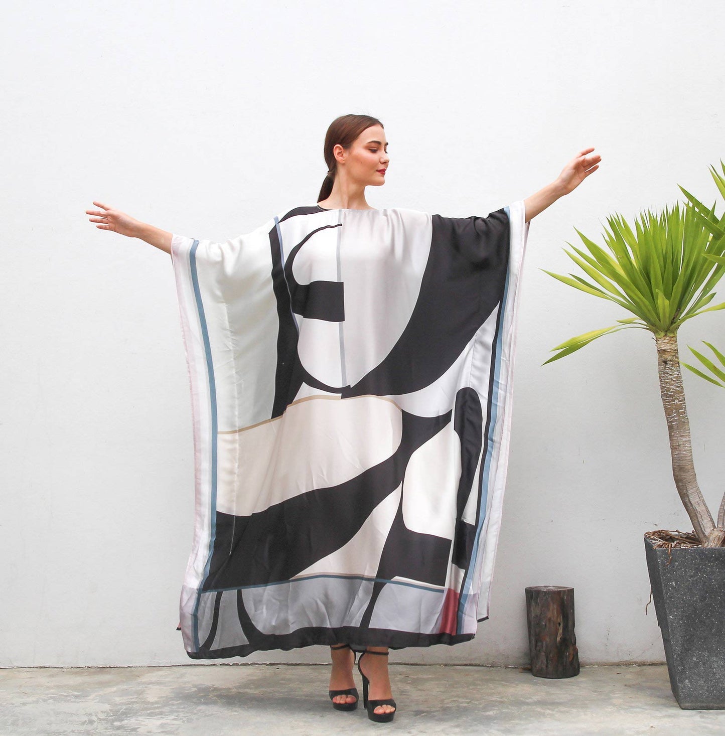 Monochrome Silk Elegance Round Neck Kaftan