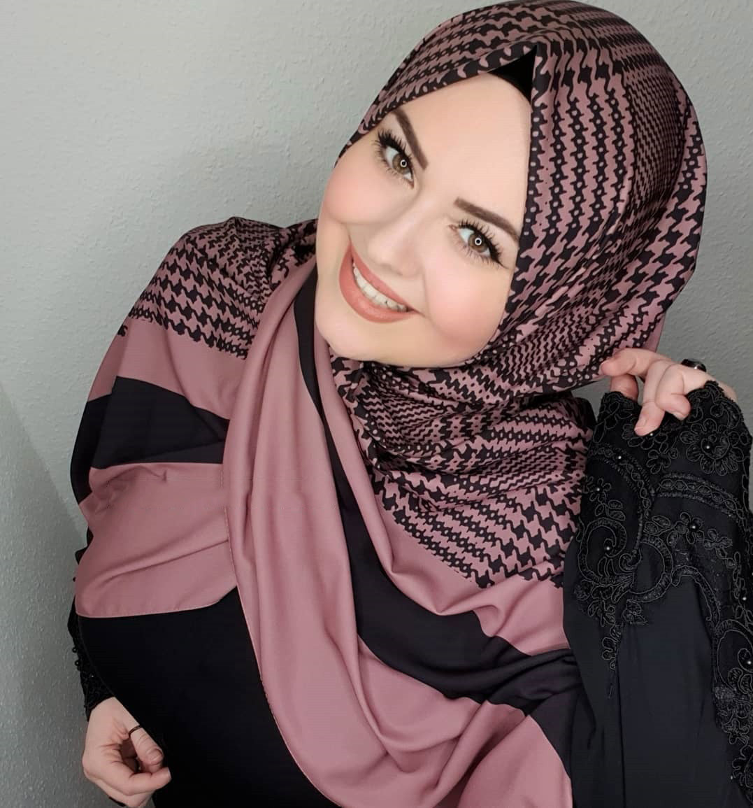 Stylish geometric pattern hijab in diverse colors, perfect for modern modest fashion in Salmon Color