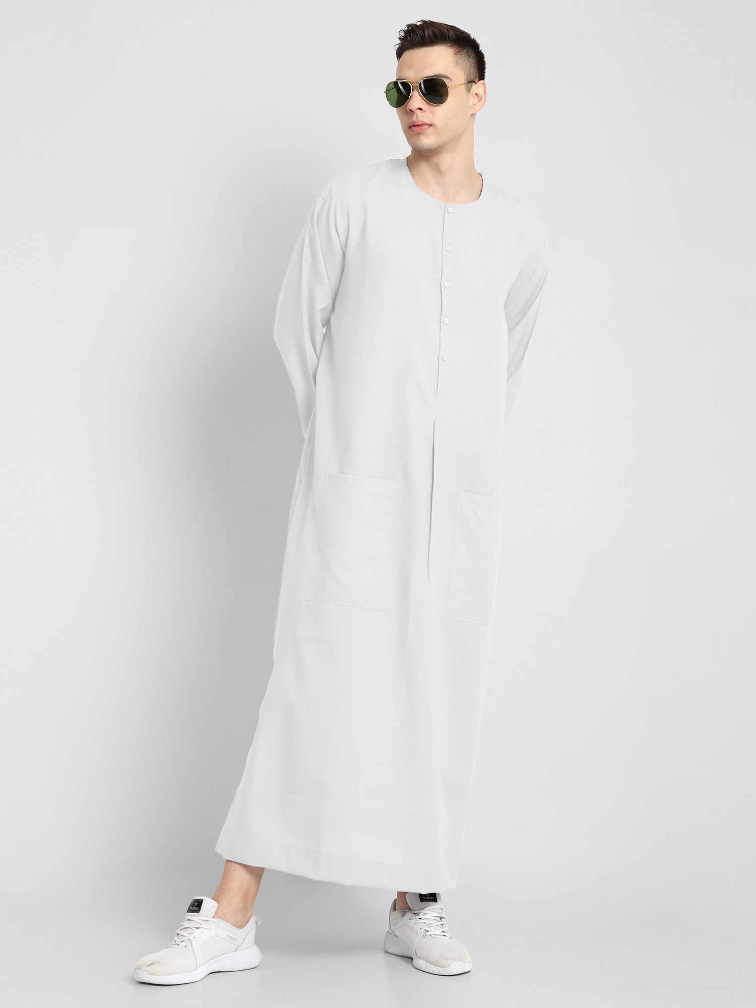 Elegant White Thobe Versatile and Stylish