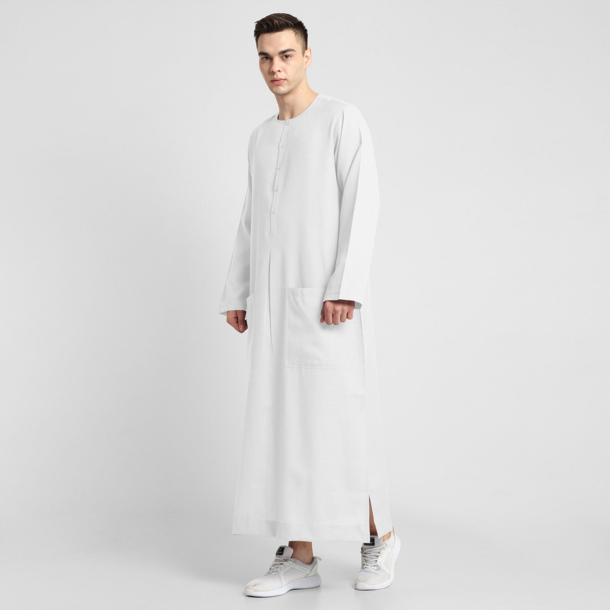 Elegant White Thobe Versatile and Stylish