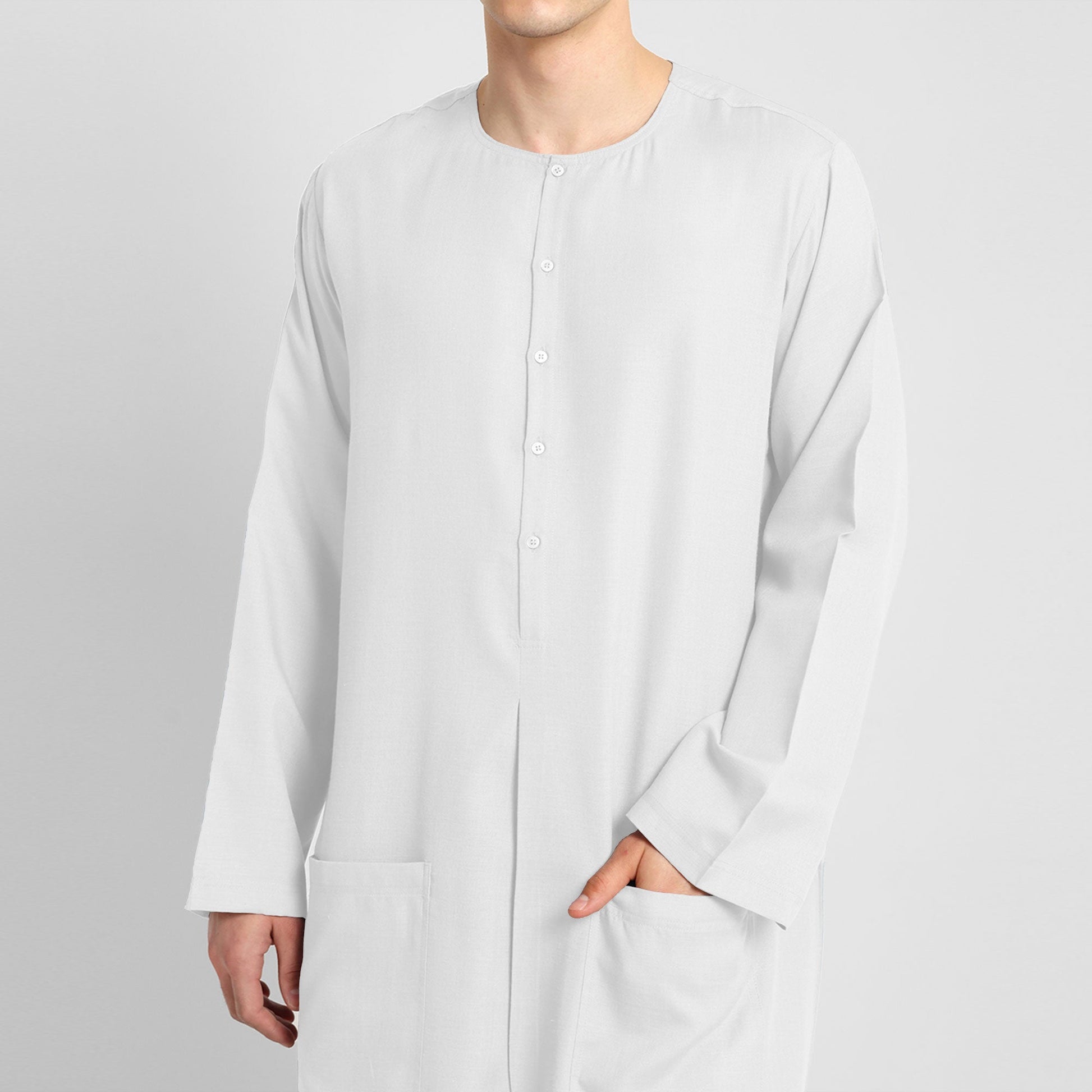 Elegant White Thobe Versatile and Stylish