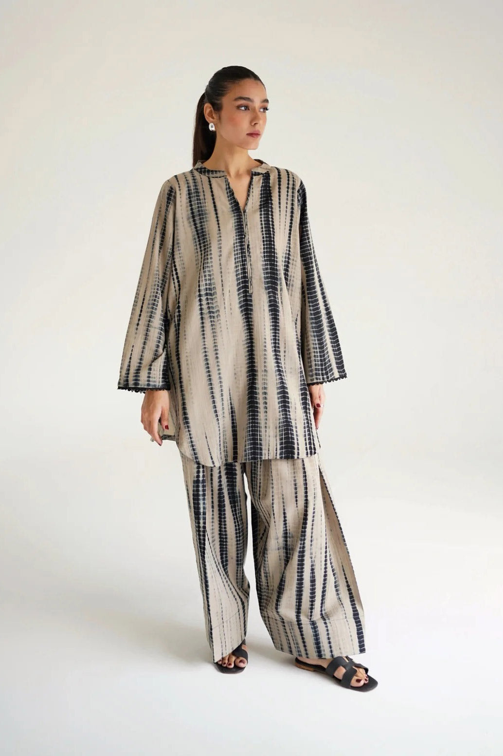Pakistani suit wholesaler