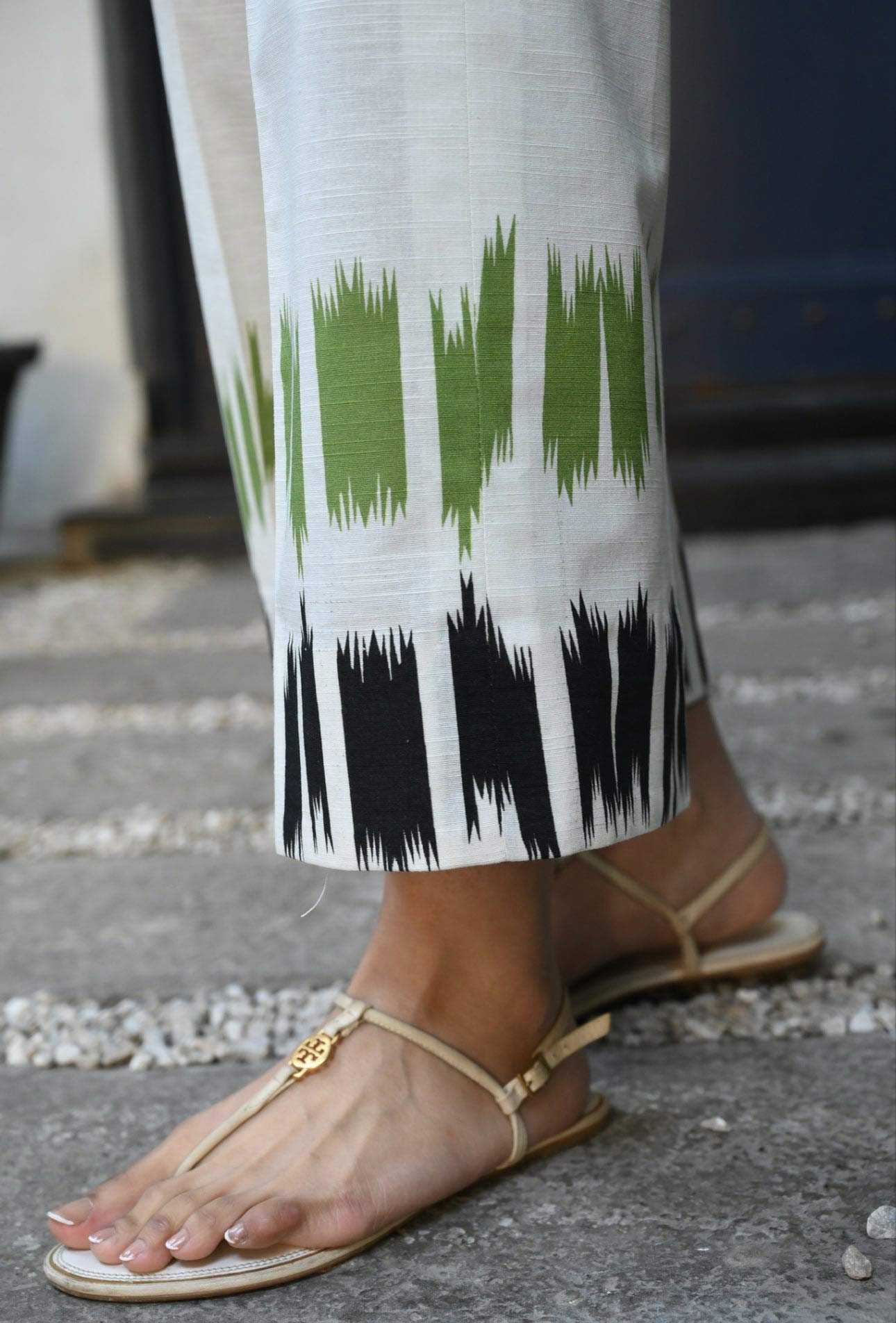 Elegant women's wear