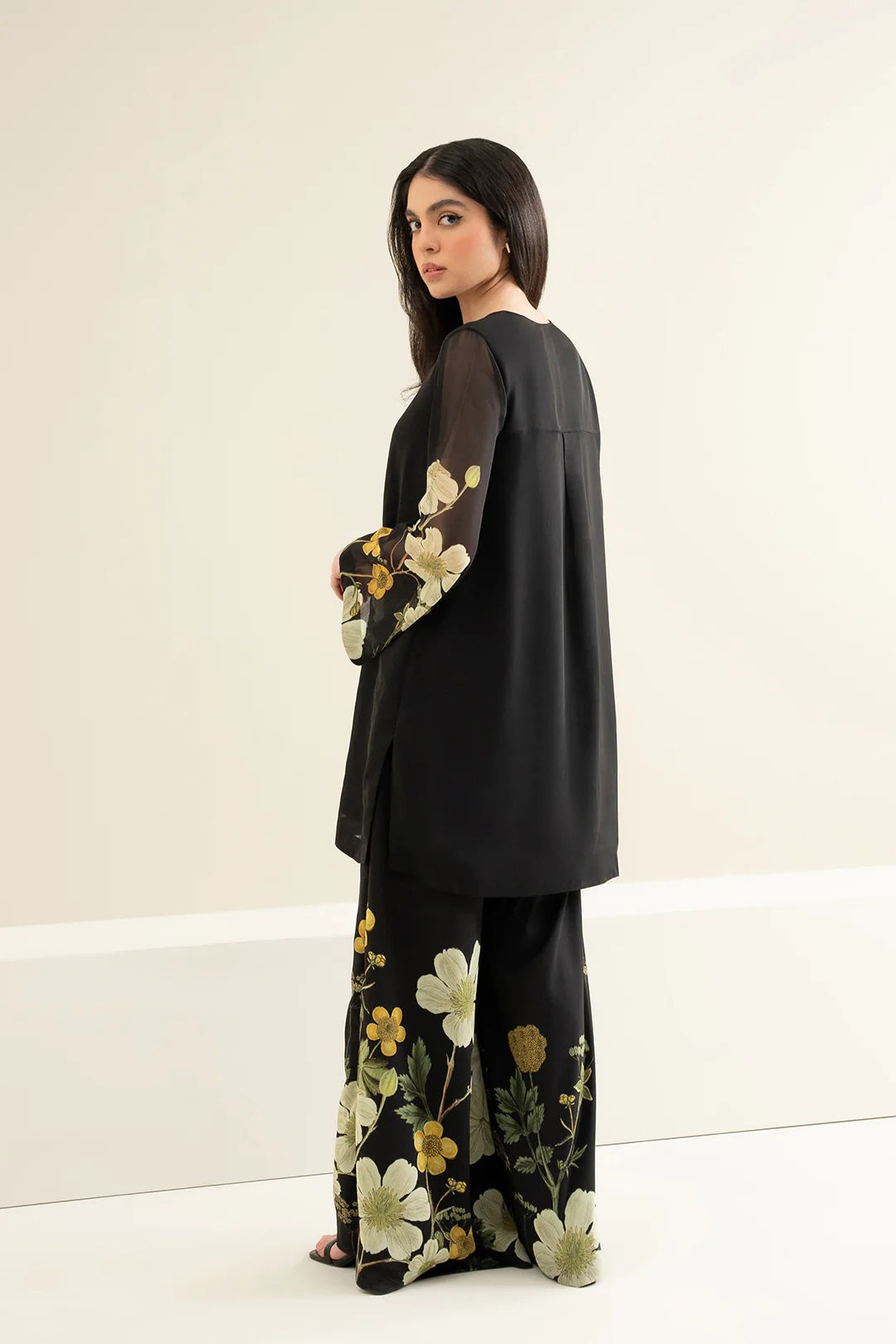 Ladies Garment Manufacturers