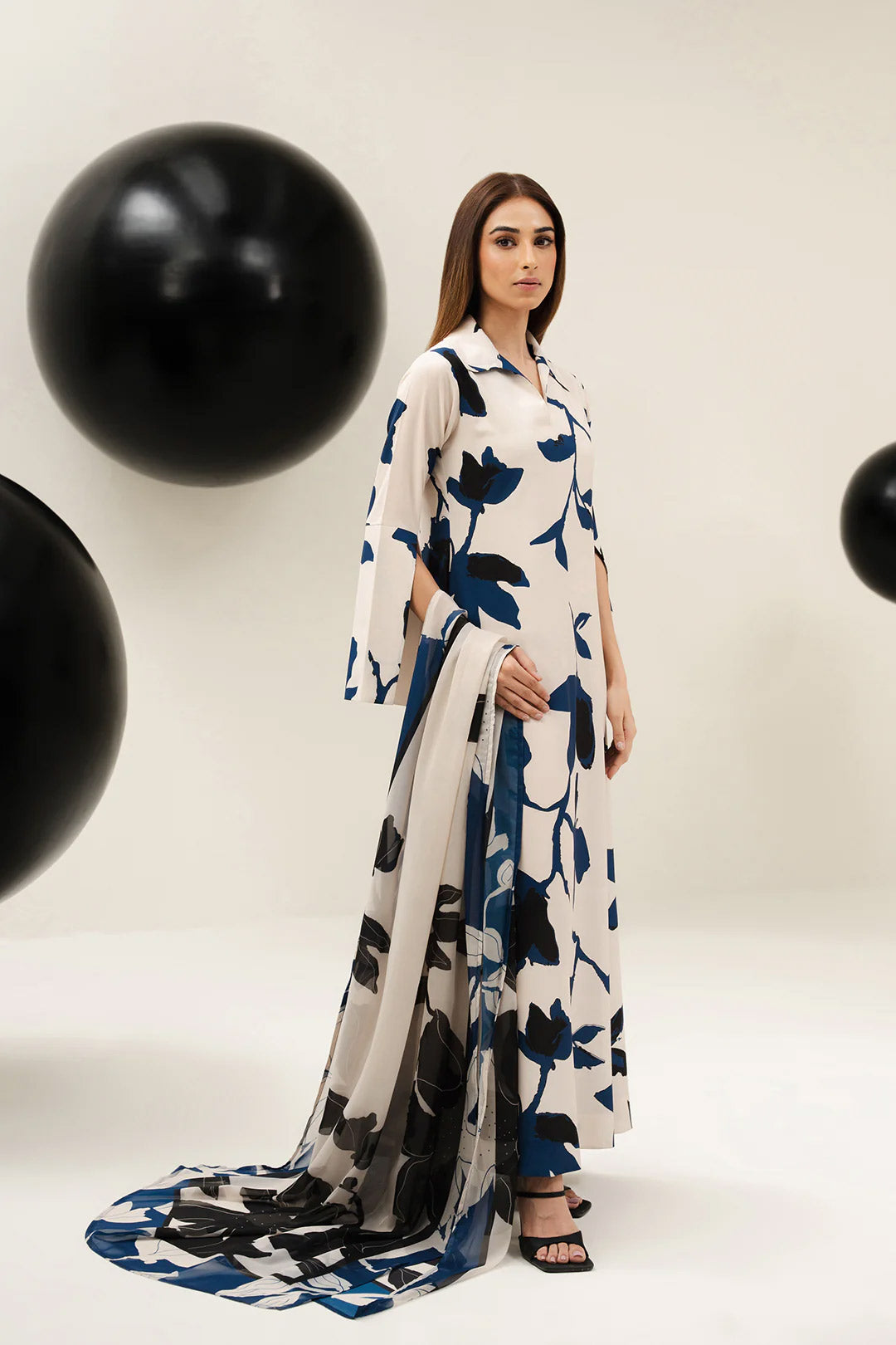 Versatile_Fashion_-_Elegant_Blue_and_White_Floral_Print_Long_Dress_4